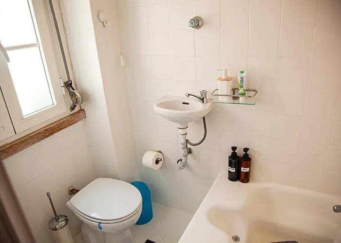 Ola ! Central Lightning Quiet View Garden 10mn Airport * Lisboa